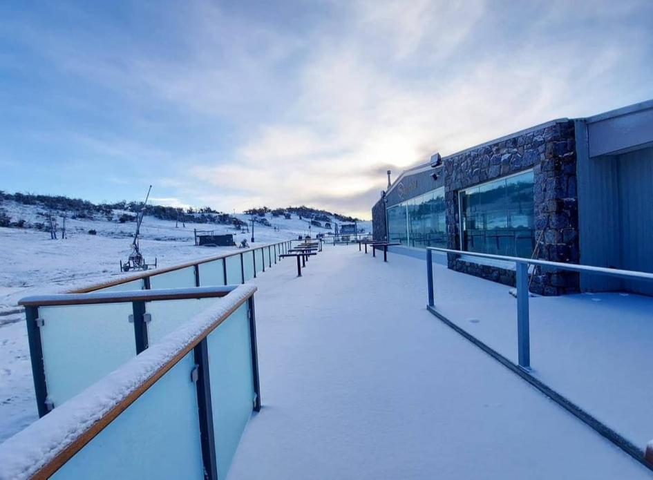 Smiggins Hotel & Chalet Apartments Perisher Valley Extérieur photo